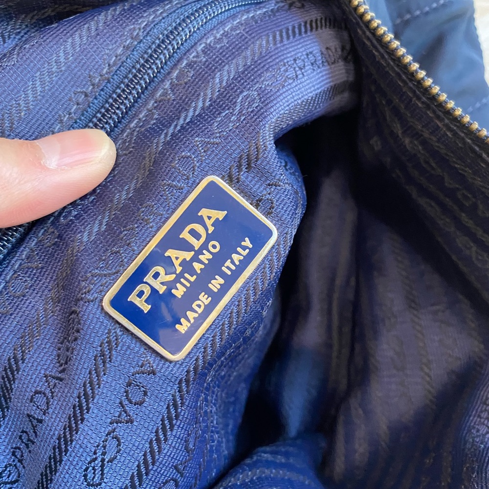 Authentic vintage Prada dark blue nylon tessuto impuntu shoulder bag with chain - Picture 6 of 9